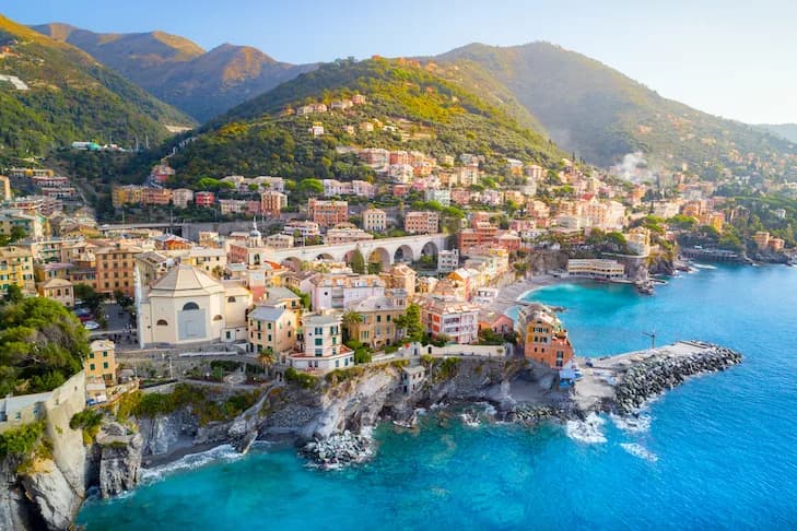 Panorama del Golfo Paradiso lungo la costa ligure